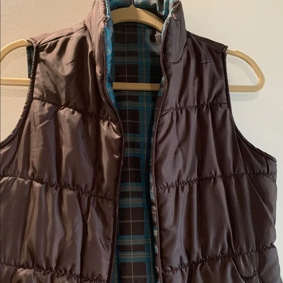 Reversible Puffer Vest chocolate and teal
Plaid. Merona S - Picture 2 of 10
